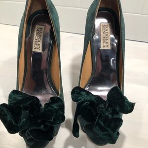 Badgley Mischka emerald velvet heels size 7/7.5